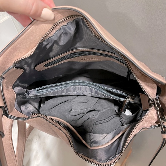 Pink/Blush shoulder strap with detachable/adjustable long strap Non-smoking home - Picture 2 of 3